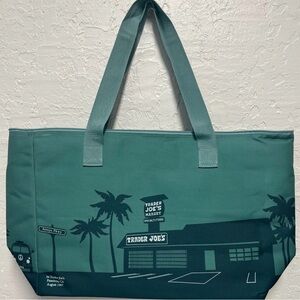 Trader Joe's Teal Graphic Insulated Tote Bag NEW!!